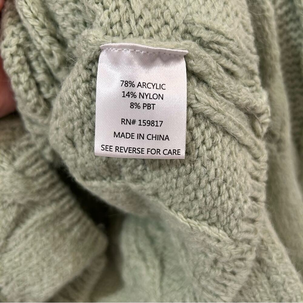 Altar'd State Capri Sage Cropped Oversized Cable Knit Sweater Puff Sleeves Sz XS - Picture 10 of 11